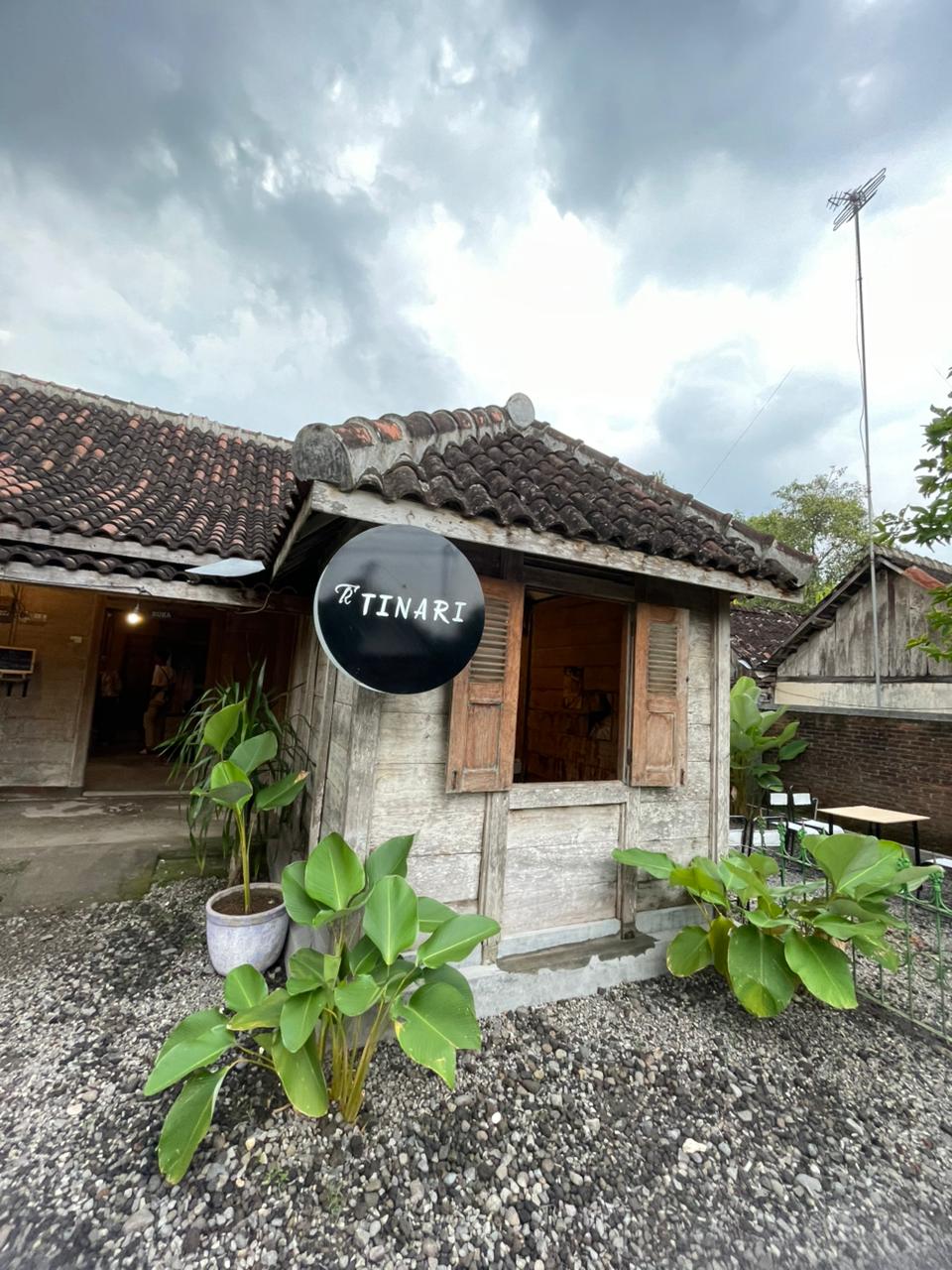Tinari Depan